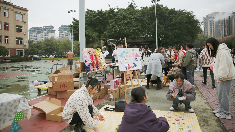 文化周|共享闲置，“集市”行乐，华体会平台开展爱心集市公益活动